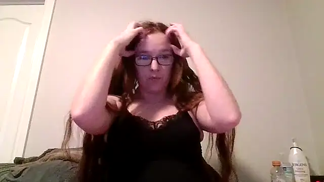 Snapshot of redremmi chatting on 02.19.26 redremmi online show from 02.19.26