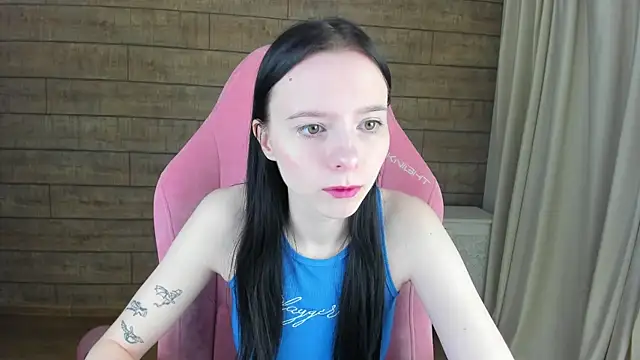 ArinaKubrick online show from 04.17.26