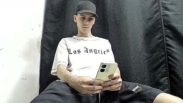 Snapshot of sam_hotttt_ chatting on 01.08.26 sam hotttt online show from 01.08.26