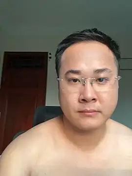 Snapshot of battman4488 chatting on 03.10.26 battman4488 online show from 03.10.26