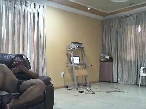 Caramel-goddess18 online show from 12.19.25