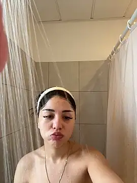 Snapshot of SilkyMira chatting on 02.04.26 SilkyMira online show from 02.04.26