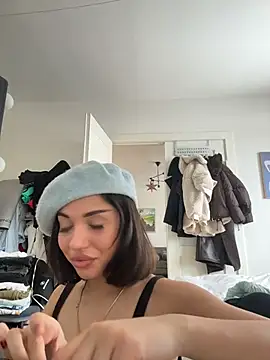 Snapshot of SilkyMira chatting on 02.08.26 SilkyMira online show from 02.08.26