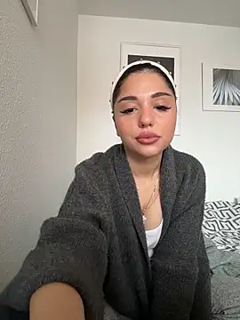 Snapshot of SilkyMira chatting on 02.10.26 SilkyMira online show from 02.10.26