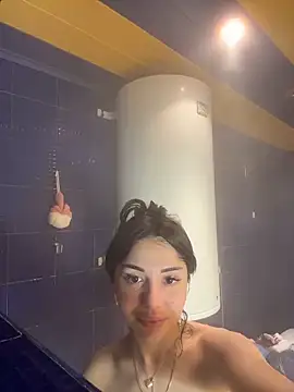 Snapshot of SilkyMira chatting on 02.26.26 SilkyMira online show from 02.26.26