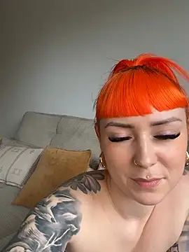Snapshot of ScarletVixenLive chatting on 04.13.26 ScarletVixenLive online show from 04.13.26