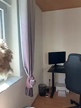 Snapshot of ScarletVixenLive chatting on 04.23.26 ScarletVixenLive online show from 04.23.26