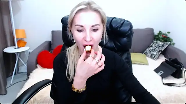 Hanna--Sweet online show from 02.04.26