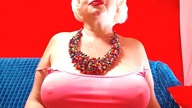 Snapshot of NaughtyMILF4UX chatting on 07.05.26 NaughtyMILF4UX online show from 07.05.26