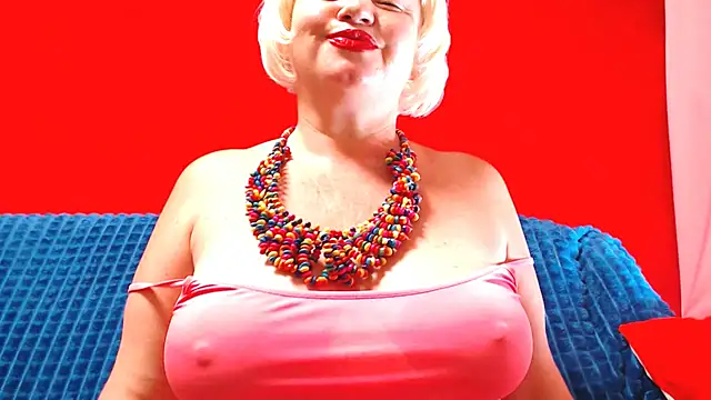 Snapshot of NaughtyMILF4UX chatting on 07.05.26 NaughtyMILF4UX online show from 07.05.26