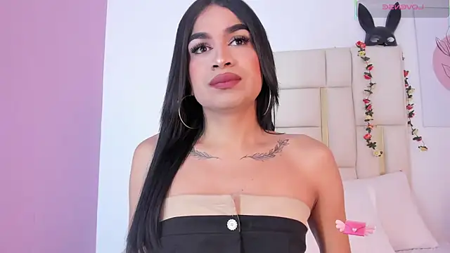 Snapshot of Silvanna-Casstro chatting on 01.10.26 Silvanna-Casstro online show from 01.10.26