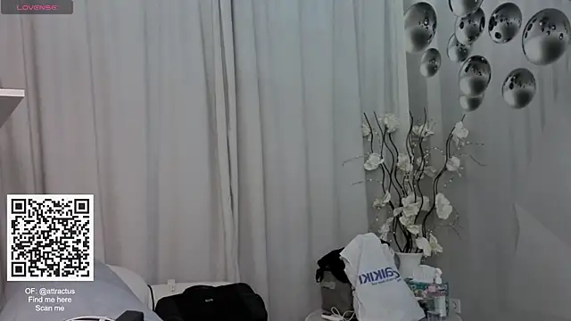 Snapshot of TinaAngel chatting on 06.26.26 TinaAngel online show from 06.26.26