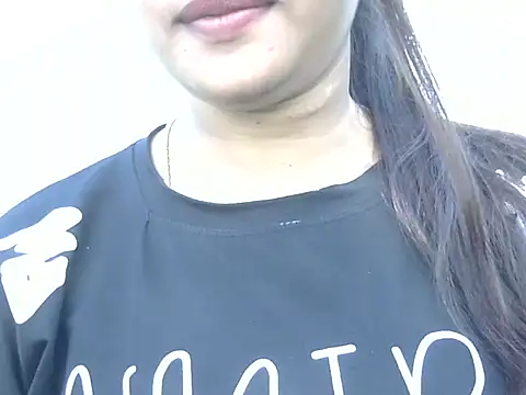 Snapshot of hot-riyaaa chatting on 02.10.26 hot-riyaaa online show from 02.10.26