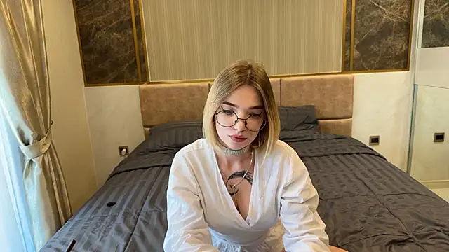 Mary Harriss online show from 12.18.25