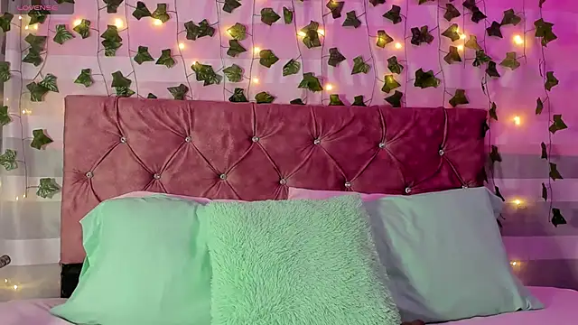 Ayla-marttinez online show from 04.16.26