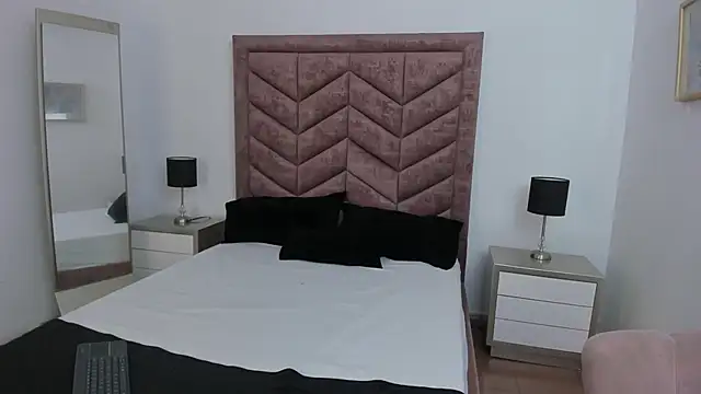 Scarlett  Noir online show from 02.27.26