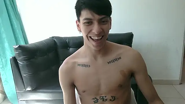Snapshot of SebasT-sex chatting on 05.05.26 SebasT-sex online show from 05.05.26