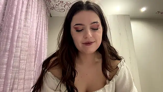 Snapshot of Freya_land chatting on 01.17.26 Freya land online show from 01.17.26