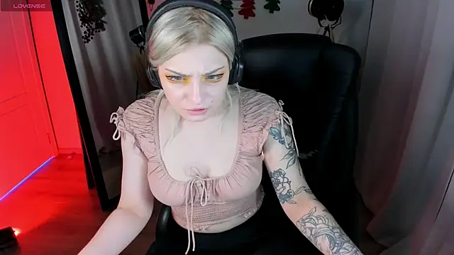 Aska Asami online show from 12.19.25