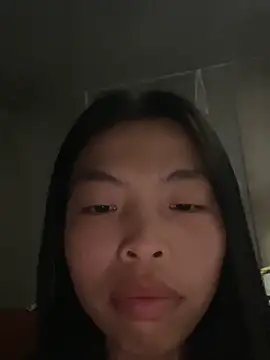 Snapshot of lux-su chatting on 12.19.25 lux-su online show from 12.19.25