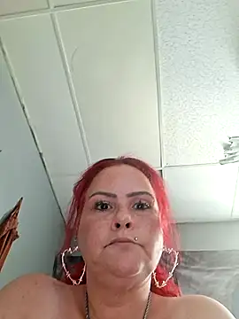 Snapshot of Goddessalizeee chatting on 06.12.26 Goddessalizeee online show from 06.12.26