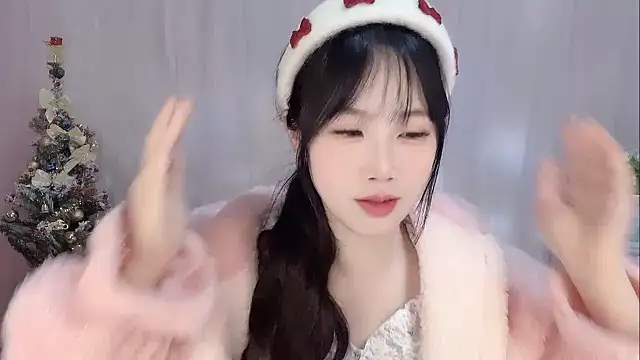 Snapshot of Pinkgirl520 chatting on 02.03.26 Pinkgirl520 online show from 02.03.26