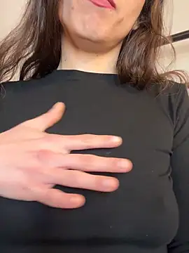 Snapshot of YourSlutQueen chatting on 03.06.26 YourSlutQueen online show from 03.06.26