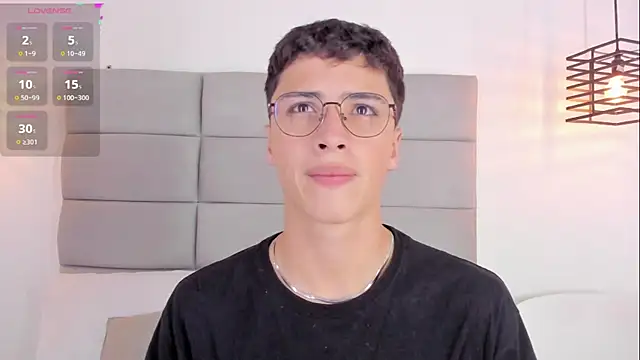 Snapshot of JoshClaarktt chatting on 04.19.26 JoshClaarktt online show from 04.19.26
