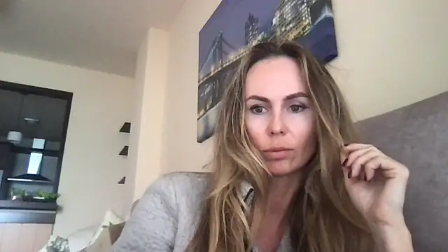 Snapshot of LeMilf chatting on 02.27.26 LeMilf online show from 02.27.26