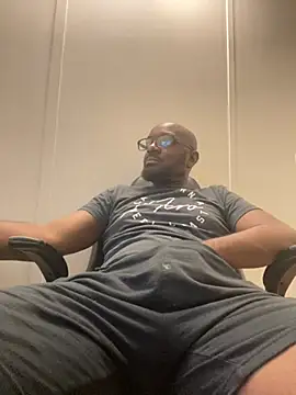 Snapshot of MrUnintentional chatting on 07.17.26 MrUnintentional online show from 07.17.26