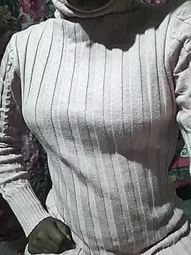 Snapshot of Shivani66 chatting on 12.17.25 Shivani66 online show from 12.17.25