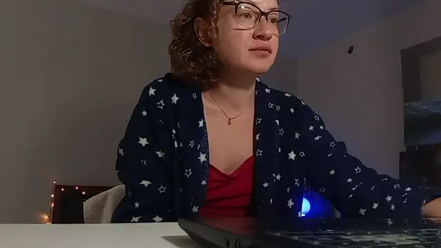 Snapshot of Alice_newhome chatting on 05.26.26 Alice newhome online show from 05.26.26