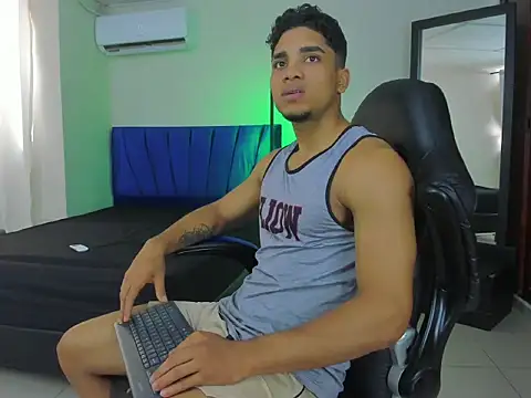 Snapshot of Dustyn_Michelle1 chatting on 03.20.26 Dustyn Michelle1 online show from 03.20.26