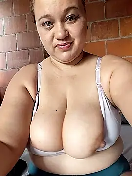 Snapshot of MMia_18 chatting on 01.18.26 MMia 18 online show from 01.18.26