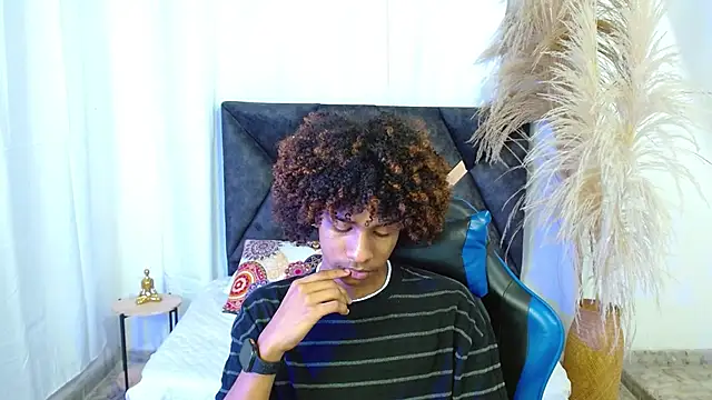 angelll18  online show from 02.21.26