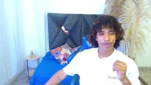 angelll18  online show from 03.17.26