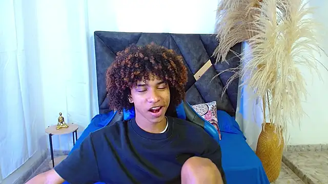 angelll18  online show from 04.13.26