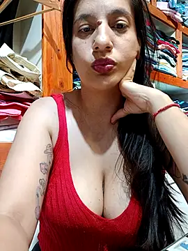 julietaloovee online show from 02.23.26