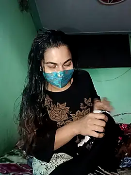 Snapshot of anzel33 chatting on 12.20.25 anzel33 online show from 12.20.25