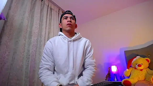 TOMBOYSEXX online show from 12.18.25