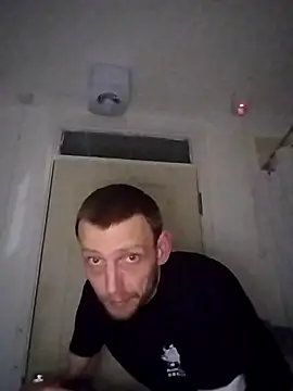 Snapshot of CrookedBunk3527 chatting on 12.19.25 CrookedBunk3527 online show from 12.19.25