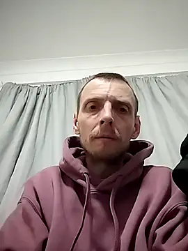 Snapshot of CrookedBunk3527 chatting on 12.21.25 CrookedBunk3527 online show from 12.21.25