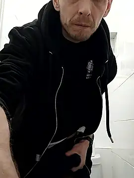 Snapshot of CrookedBunk3527 chatting on 01.08.26 CrookedBunk3527 online show from 01.08.26