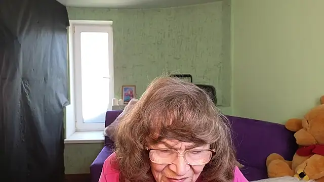 Snapshot of Betty_Bricks chatting on 05.28.26 Betty Bricks online show from 05.28.26
