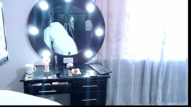 Naomy Mature online show from 03.10.26