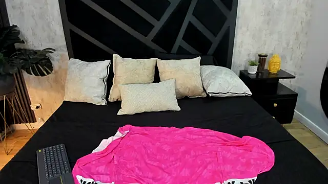 Snapshot of Alanis_Garnier_ chatting on 07.23.26 Alanis Garnier online show from 07.23.26