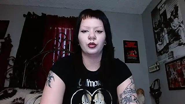 Snapshot of Bettieee_Agura chatting on 04.08.26 Bettieee Agura online show from 04.08.26