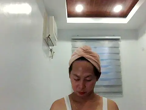 Snapshot of Seductive_diana chatting on 12.16.25 Seductive diana online show from 12.16.25