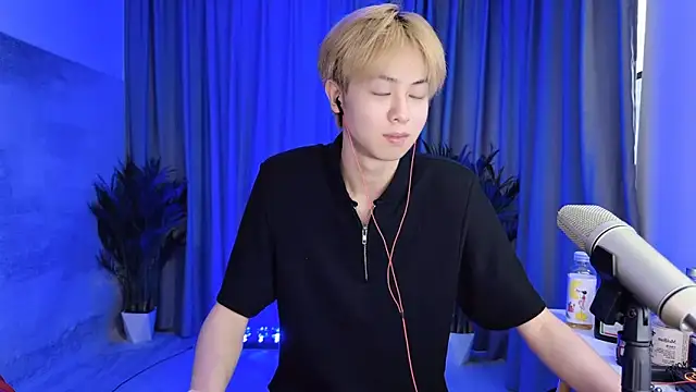 Snapshot of hafabva chatting on 03.26.26 hafabva online show from 03.26.26