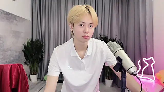 Snapshot of hafabva chatting on 04.13.26 hafabva online show from 04.13.26